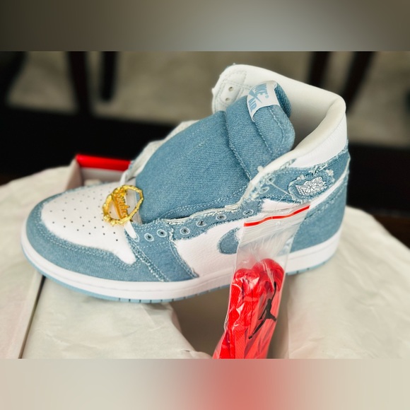 Brand New, Size 6.5 Women’s - Jordan 1 High OG Denim 2022 - Picture 6 of 8